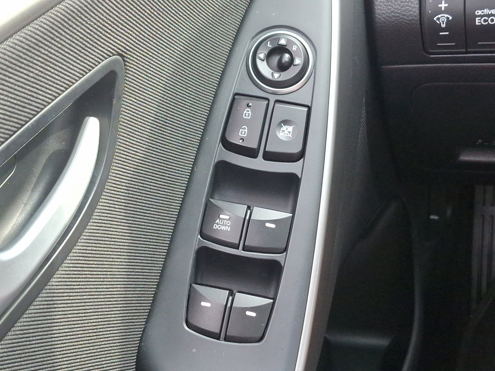 Used 2017 Hyundai Elantra GT image 23