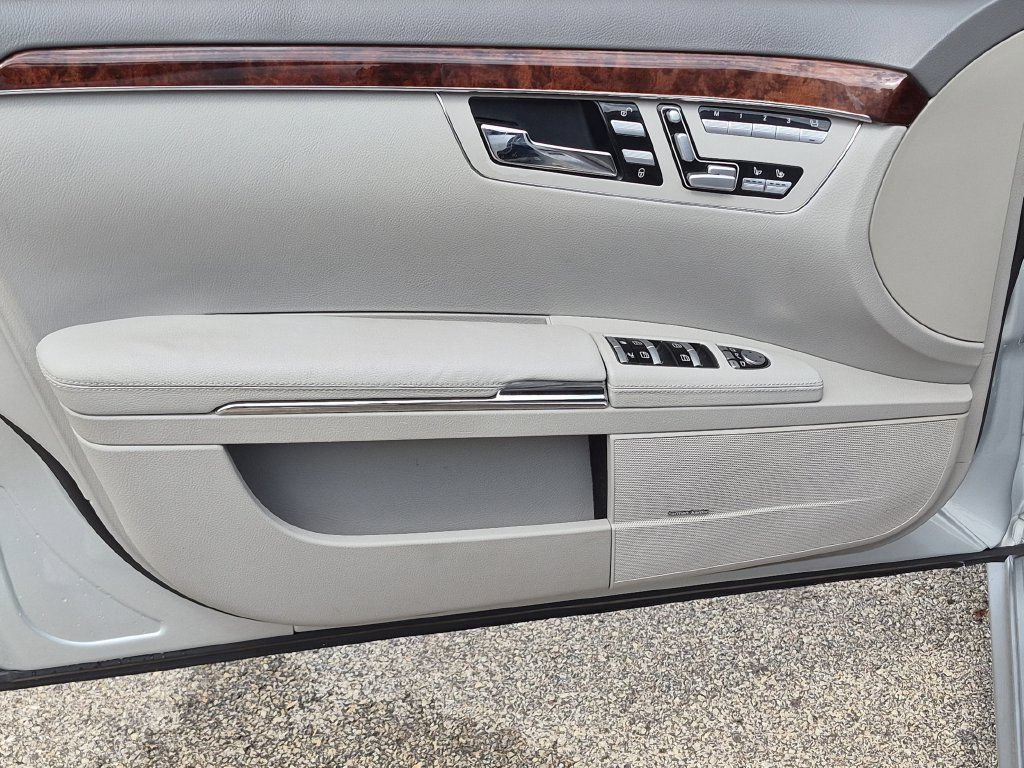 Used 2010 Mercedes-Benz S 550 image 25