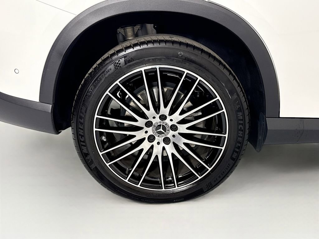 Certified 2026 Mercedes-Benz GLC 300 image 33