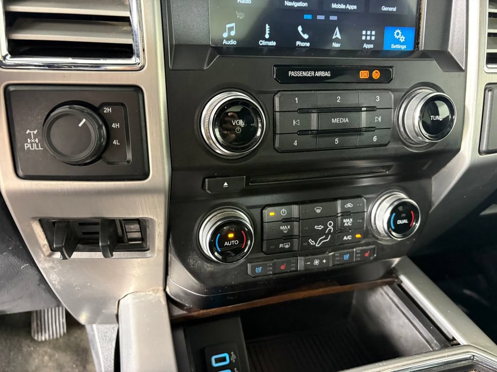 Used 2017 Ford F350 Platinum w/ Platinum Ultimate Package AWD/4WD image 19