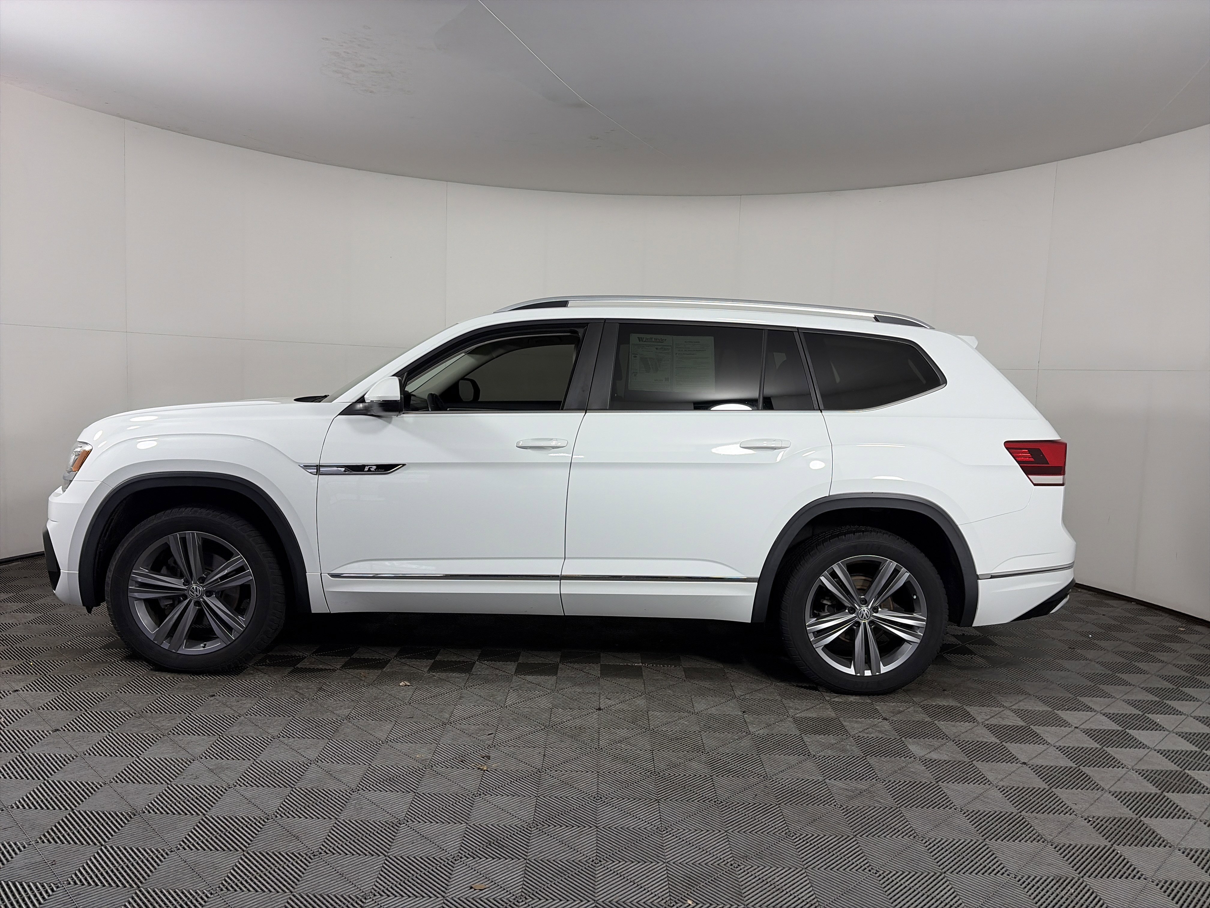 Used 2019 Volkswagen Atlas SEL R-Line image 13