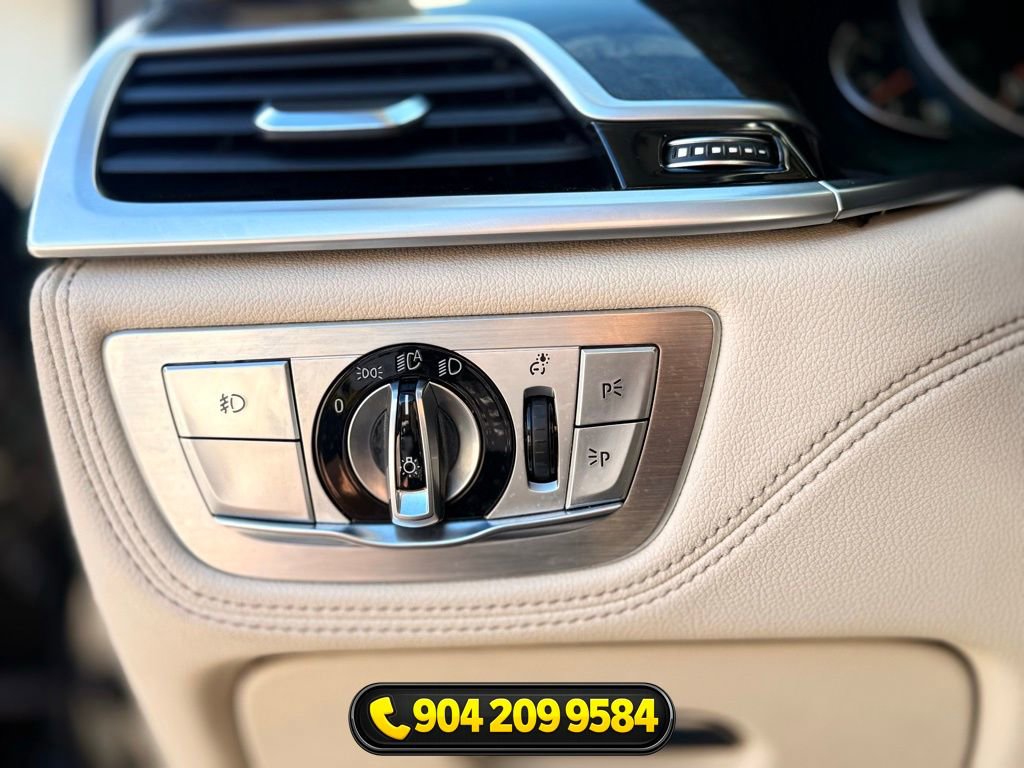 Used 2017 BMW 740i RWD image 15