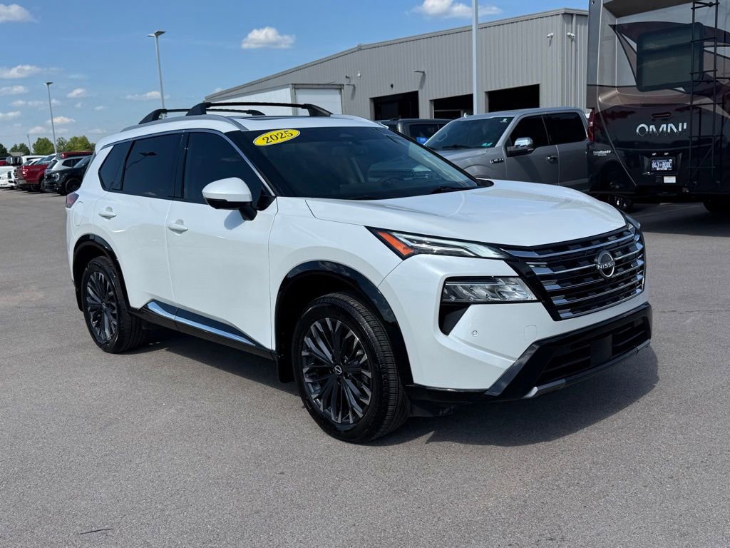 Used 2025 Nissan Rogue Platinum w/ Platinum Premium Package FWD image 2