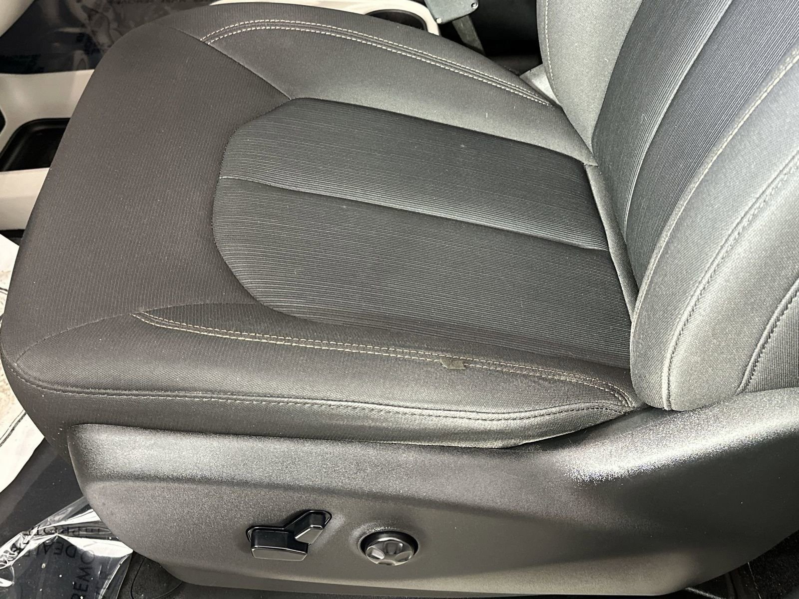 Used 2018 Chrysler Pacifica LX w/ Tire & Wheel Group image 16