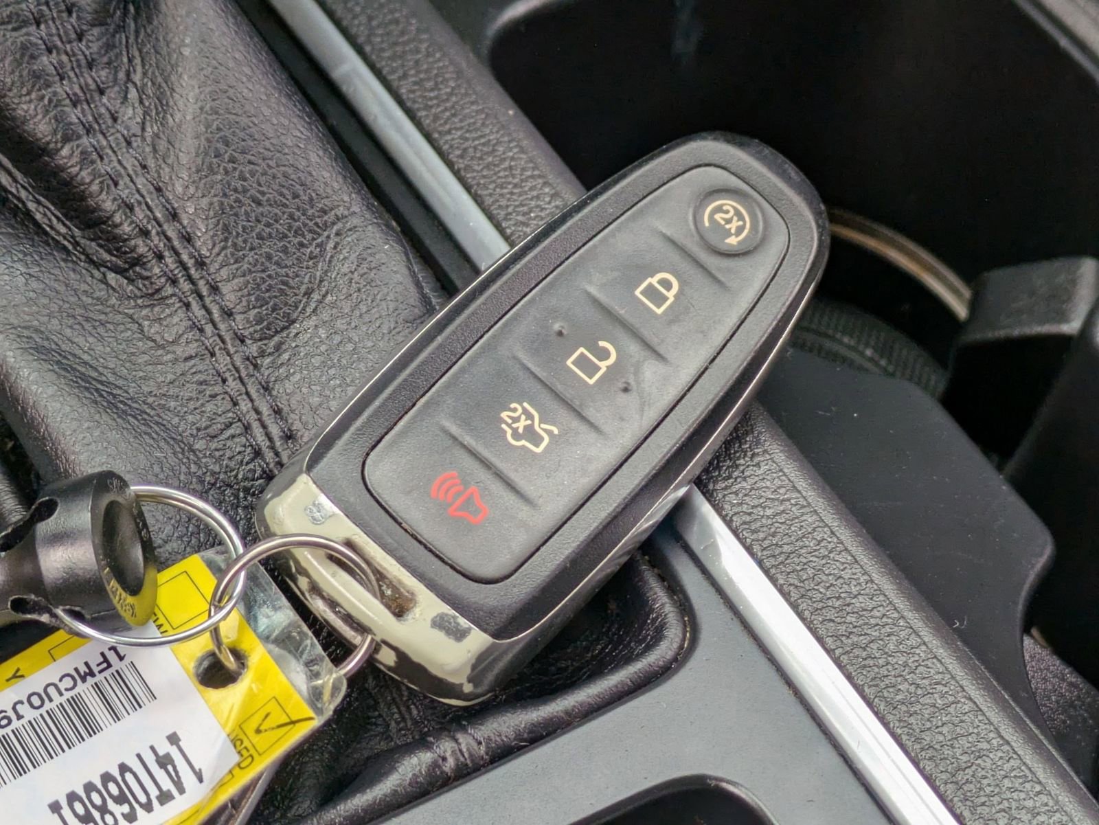 Used 2018 Ford Escape Titanium w/ Ford Safe & Smart Package image 32