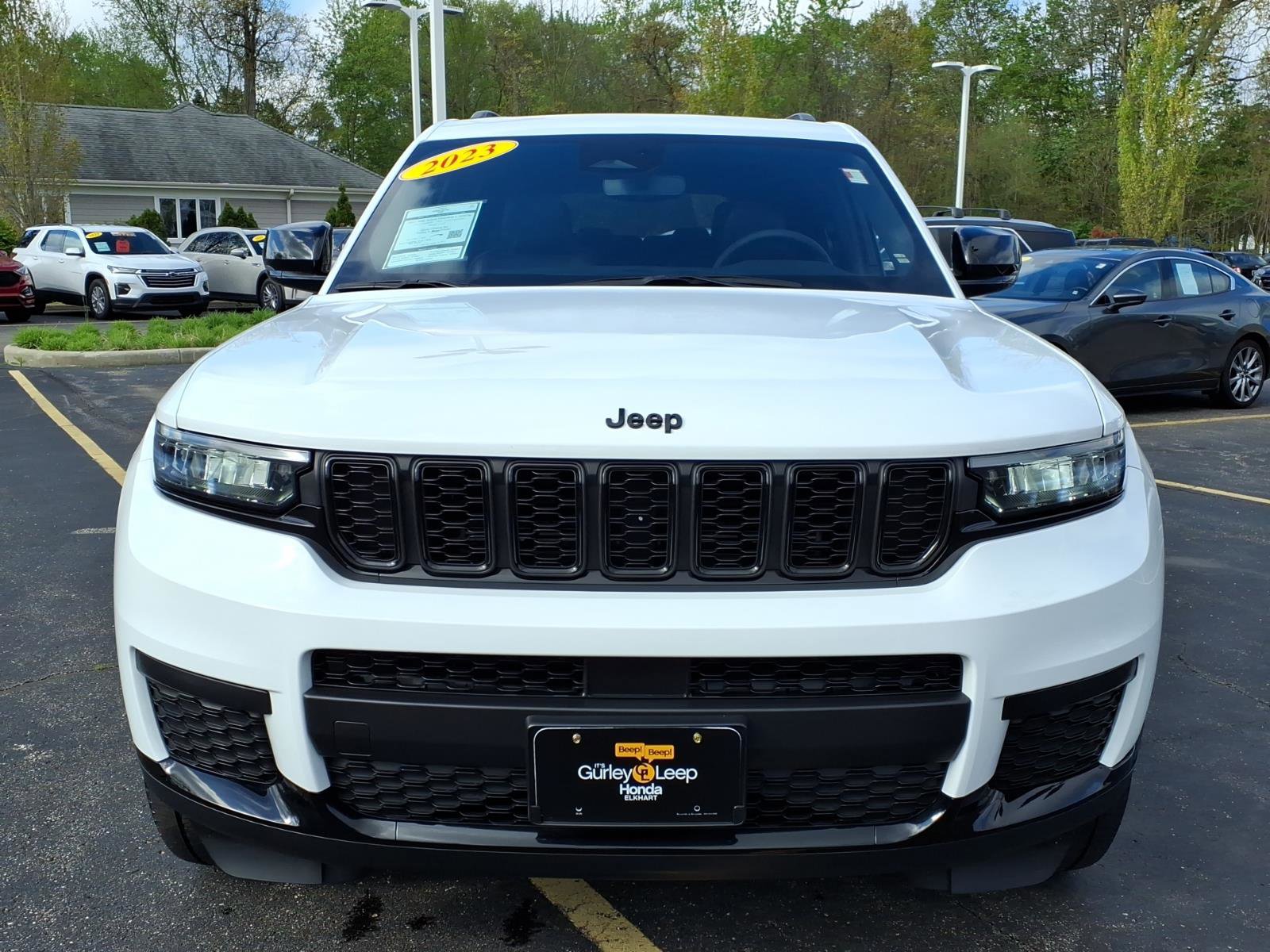 Used 2023 Jeep Grand Cherokee L Laredo AWD/4WD image 2