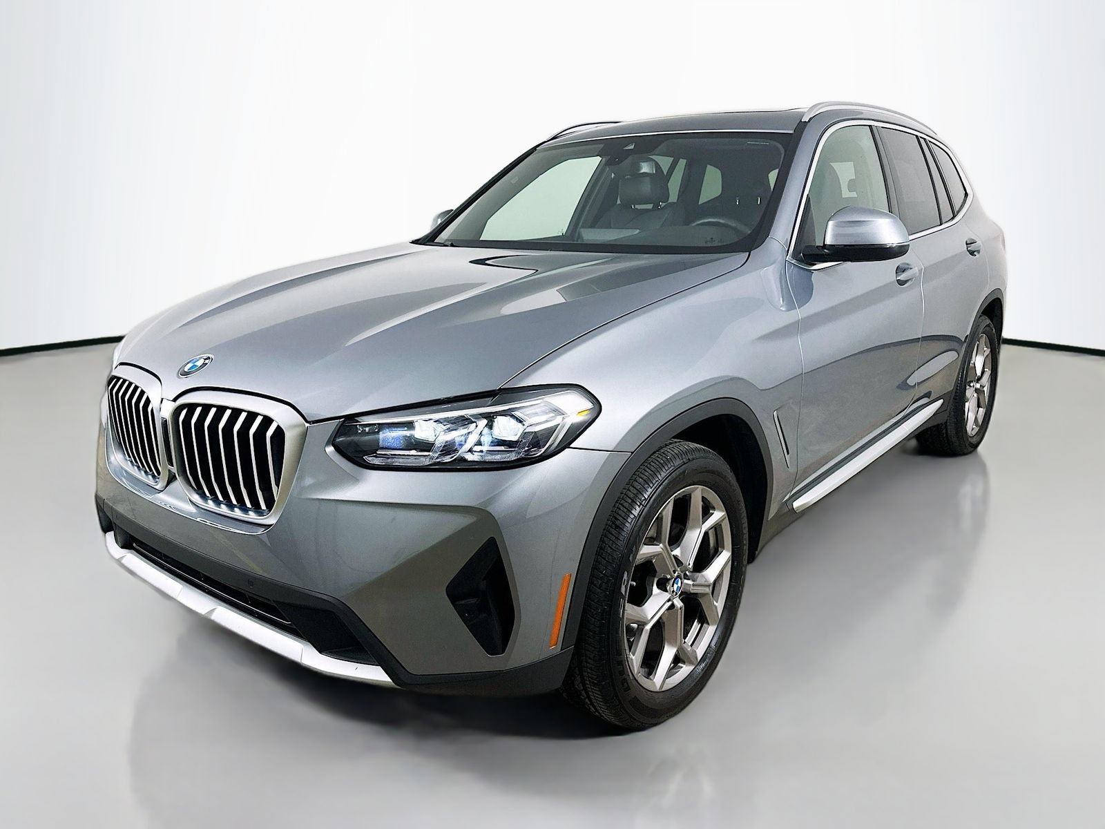 Used 2023 BMW X3 xDrive30i w/ Premium Package AWD/4WD image 1