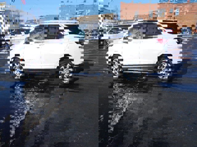 Used 2023 Chevrolet Equinox LT image 2