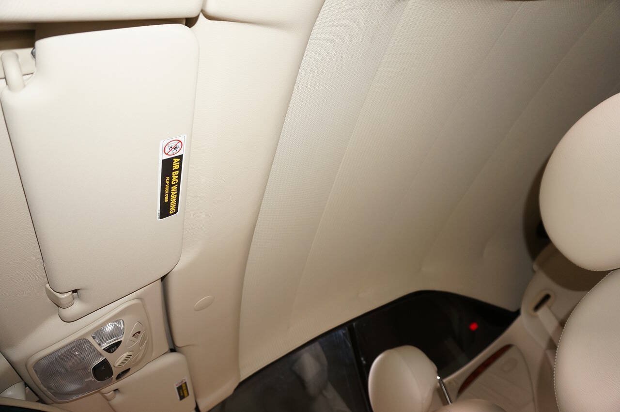 Used 2005 Mercedes-Benz CLK 320 Cabriolet image 11