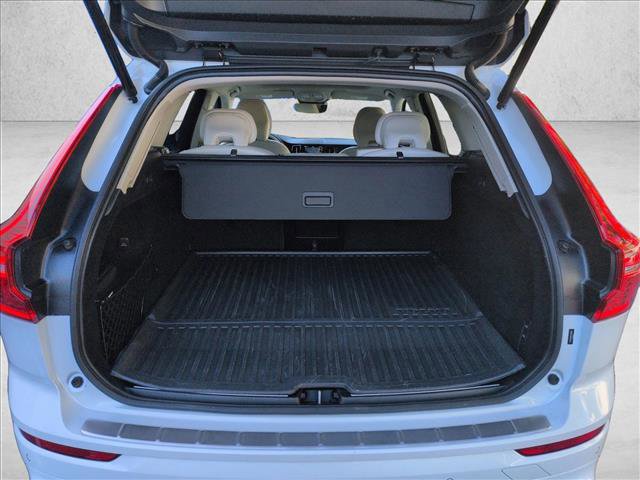 Certified 2023 Volvo XC60 T8 Ultimate w/ Climate Package image 6