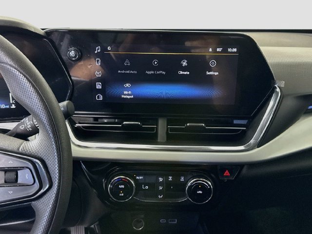 Used 2026 Chevrolet Trax LT FWD image 17