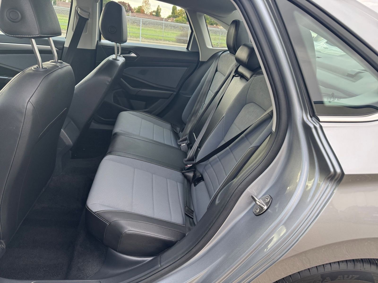 Used 2025 Volkswagen Jetta SE image 25