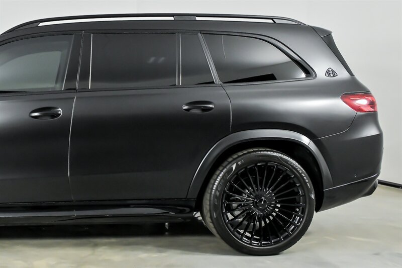 Used 2024 Mercedes-Benz Maybach GLS 600 4MATIC image 8