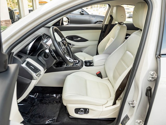 Used 2022 Jaguar E-PACE SE image 14
