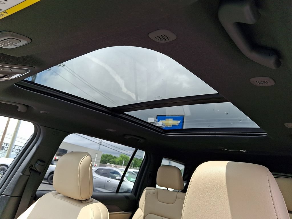 Used 2023 Jeep Grand Cherokee L Limited AWD/4WD image 19
