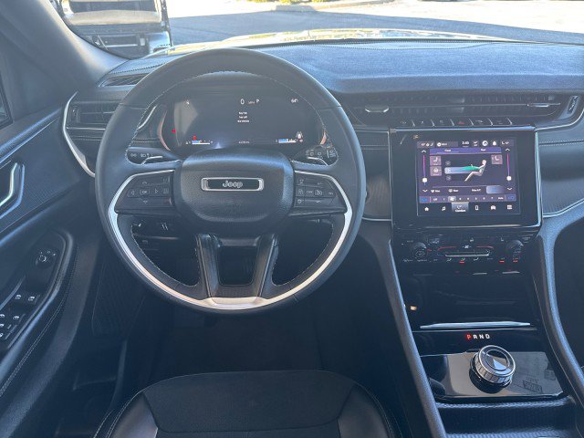 Used 2024 Jeep Grand Cherokee L Laredo image 10