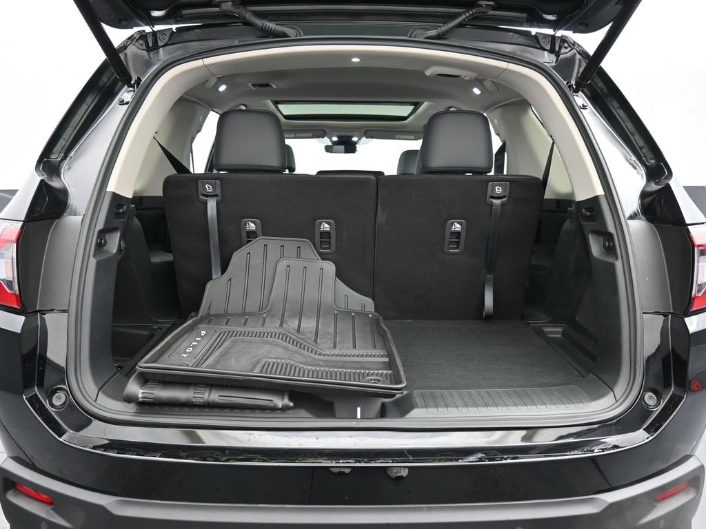 Certified 2025 Honda Pilot Touring image 38