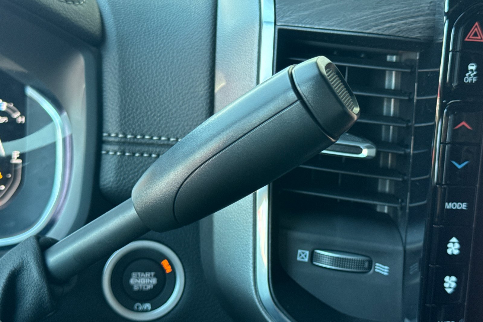 New 2026 RAM 3500 Laramie AWD/4WD image 20