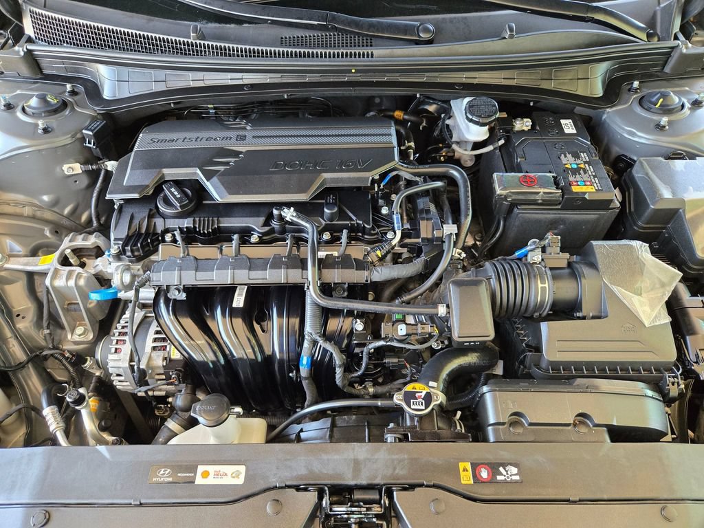 Used 2025 Hyundai Elantra Sport FWD image 33