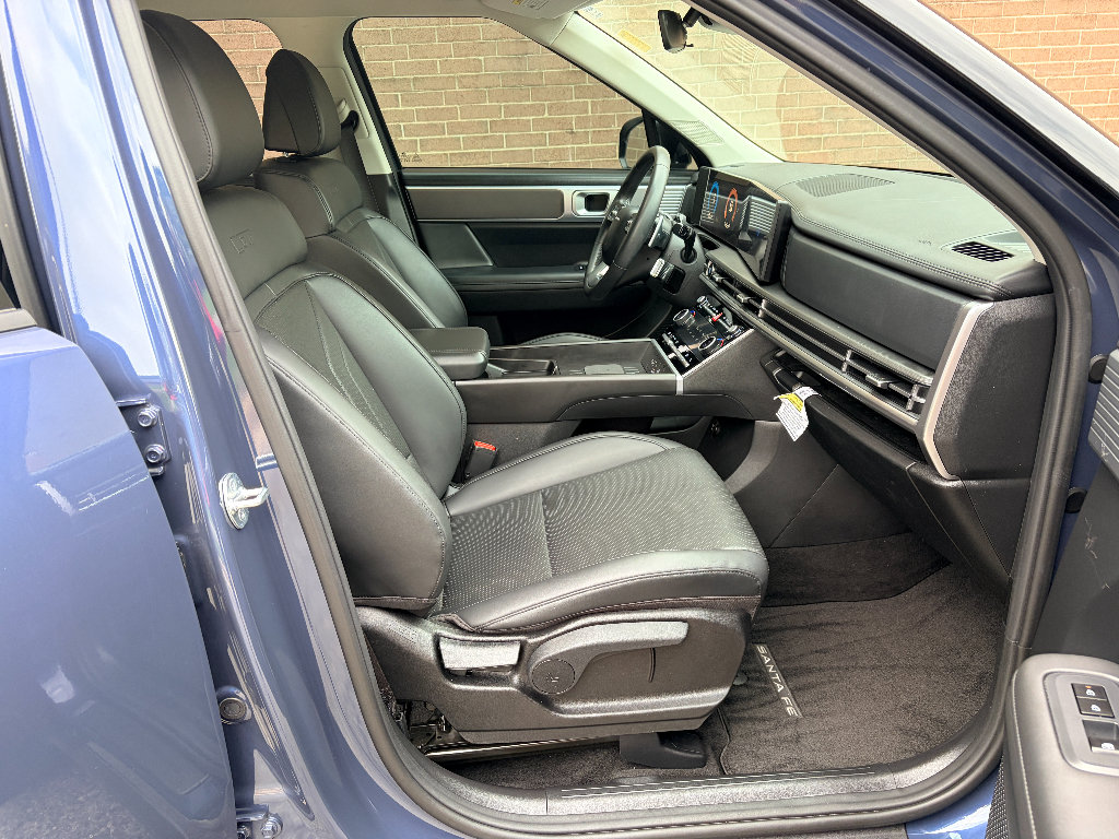 Used 2025 Hyundai Santa Fe XRT AWD/4WD image 23