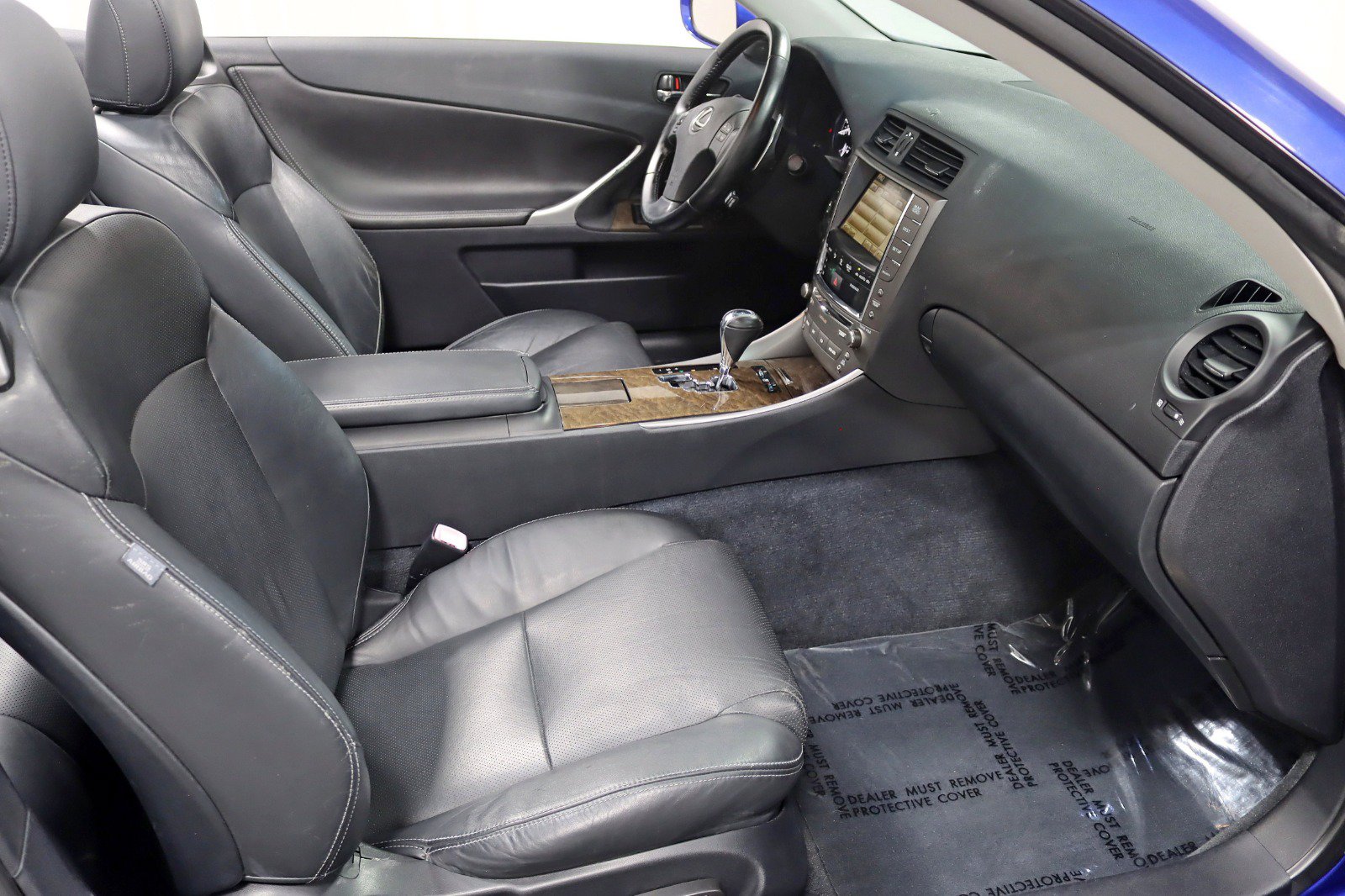Used 2010 Lexus IS 350C w/ Luxury Pkg RWD image 28