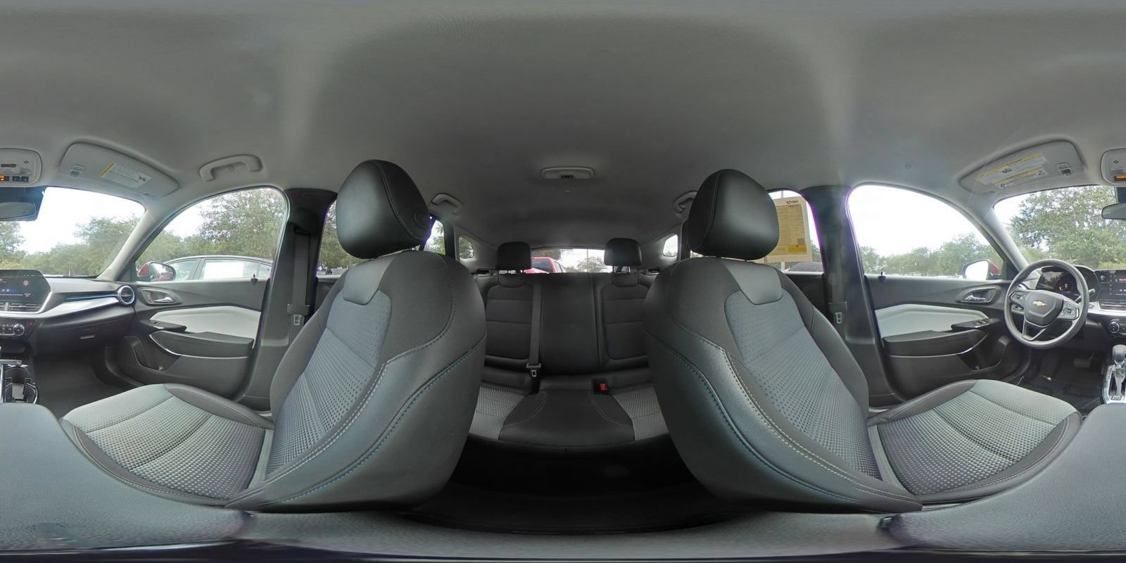 Used 2025 Chevrolet Trax LT FWD image 40