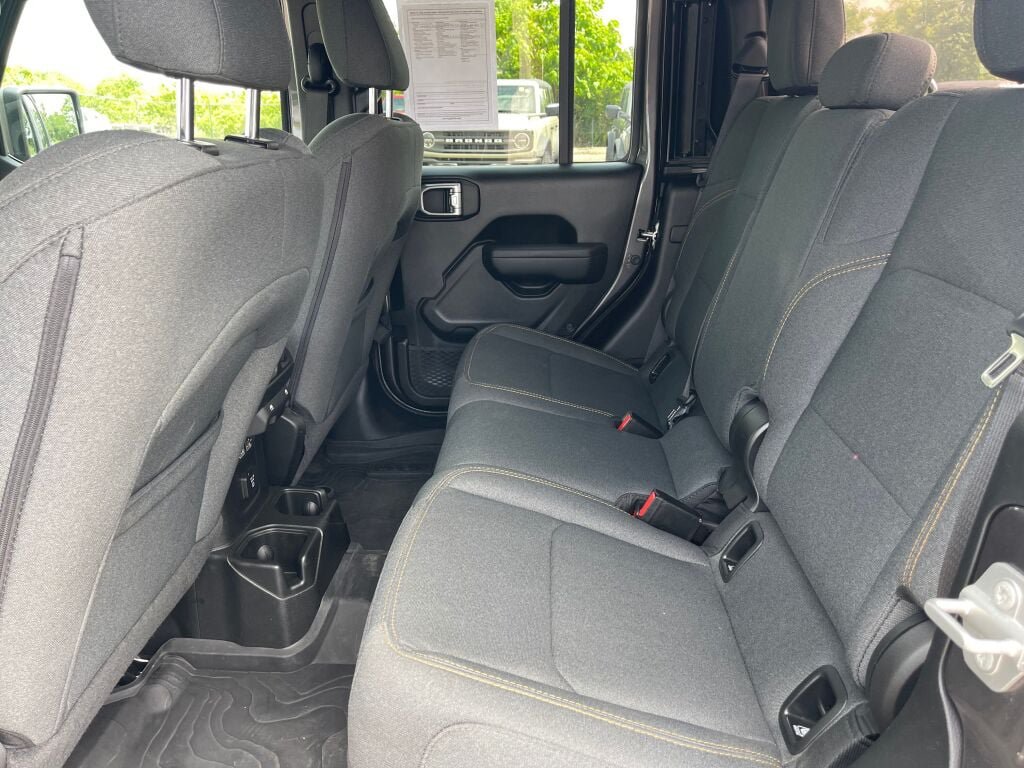 Used 2024 Jeep Gladiator Sport AWD/4WD image 22