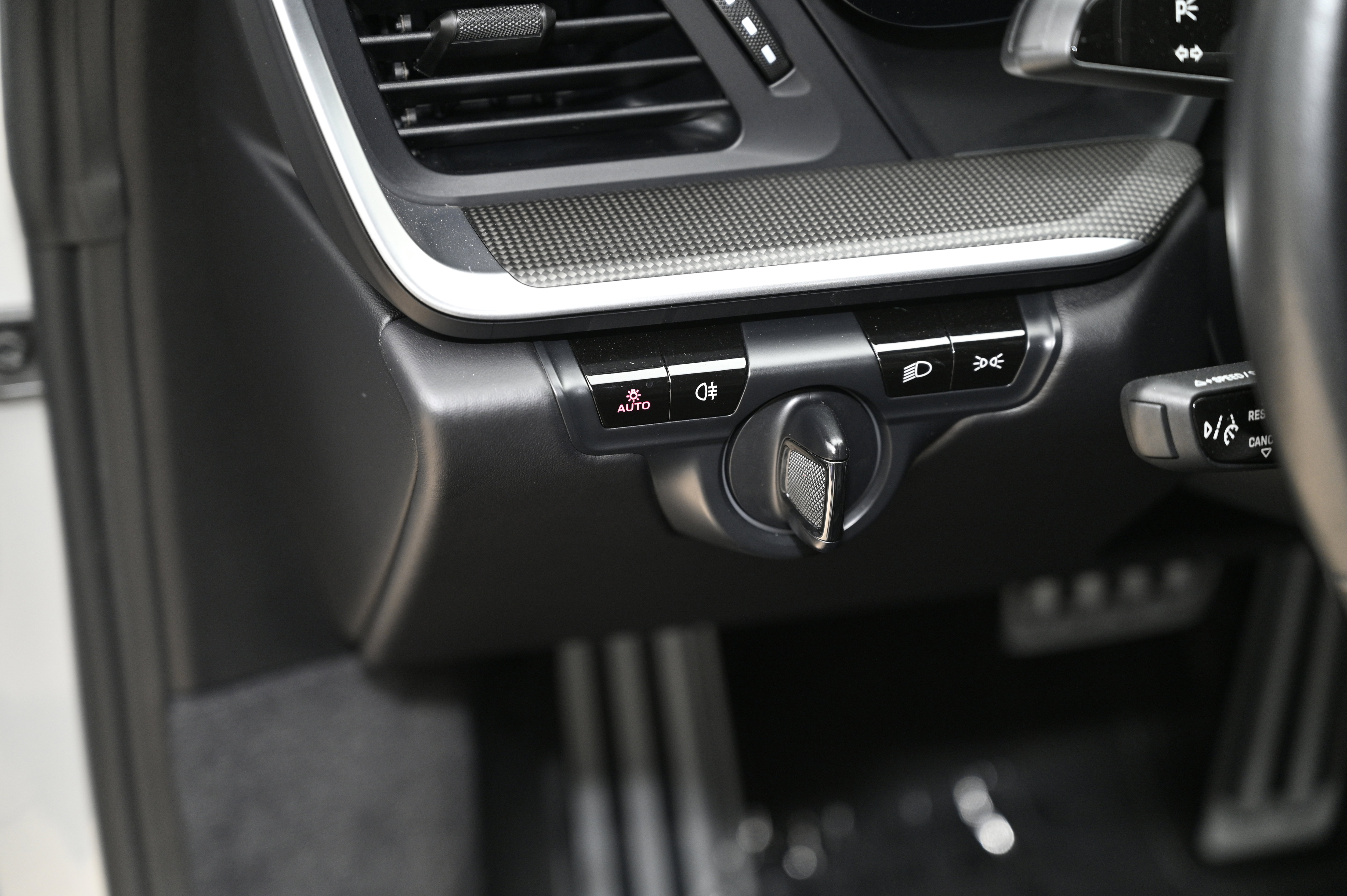 Used 2021 Porsche 911 Turbo S image 25