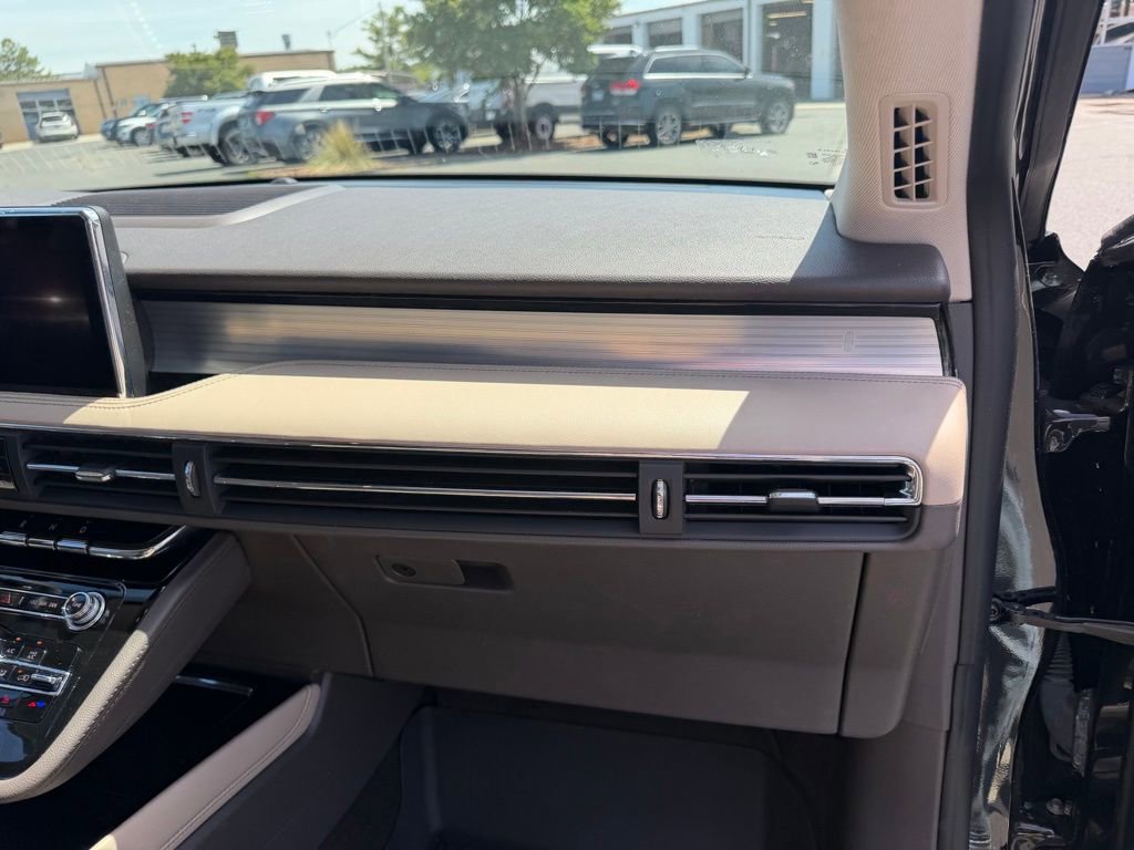 Used 2022 Lincoln Corsair AWD w/ Equipment Group 101A image 29