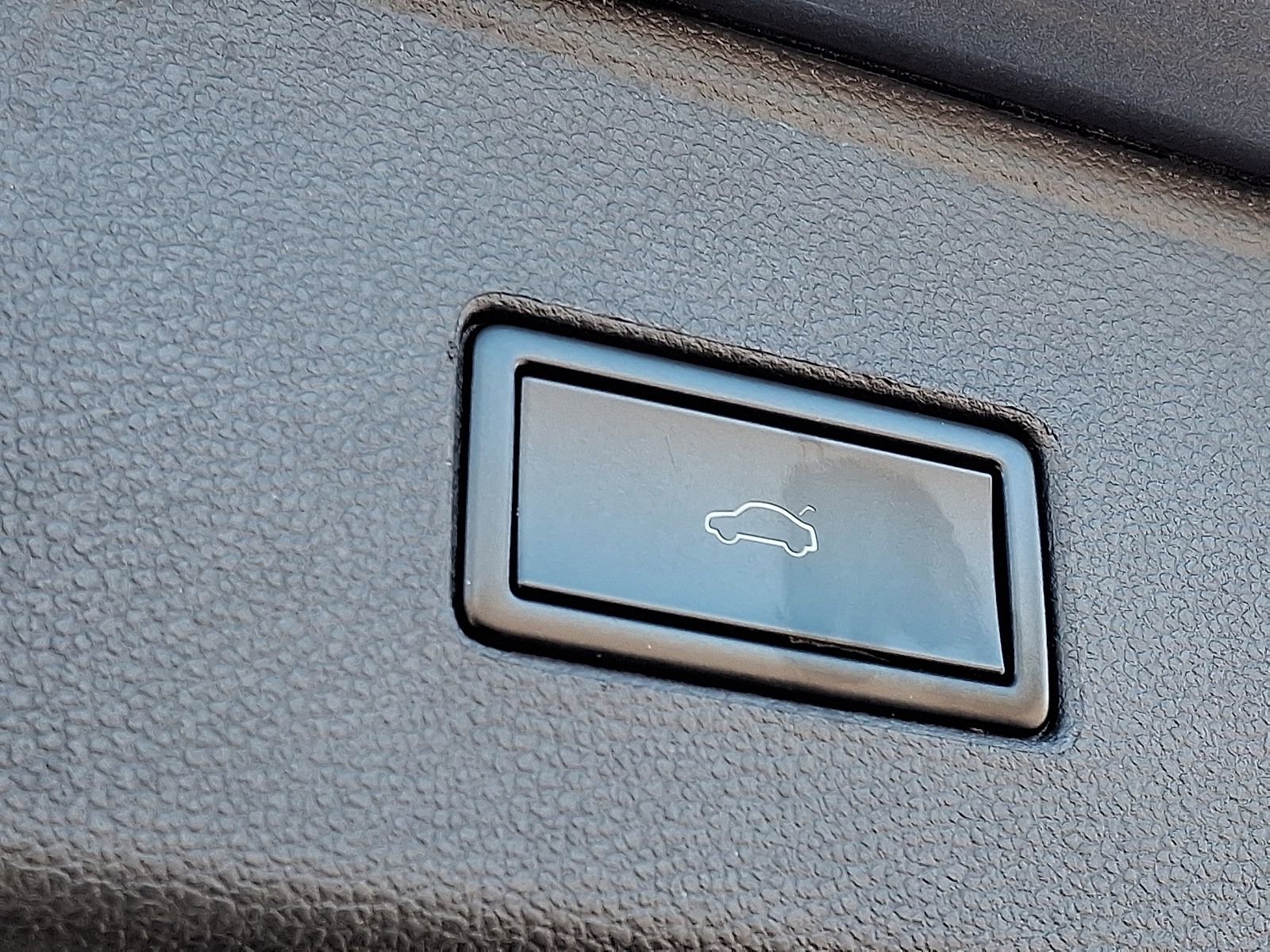 Used 2021 Volkswagen Atlas SEL Premium image 31