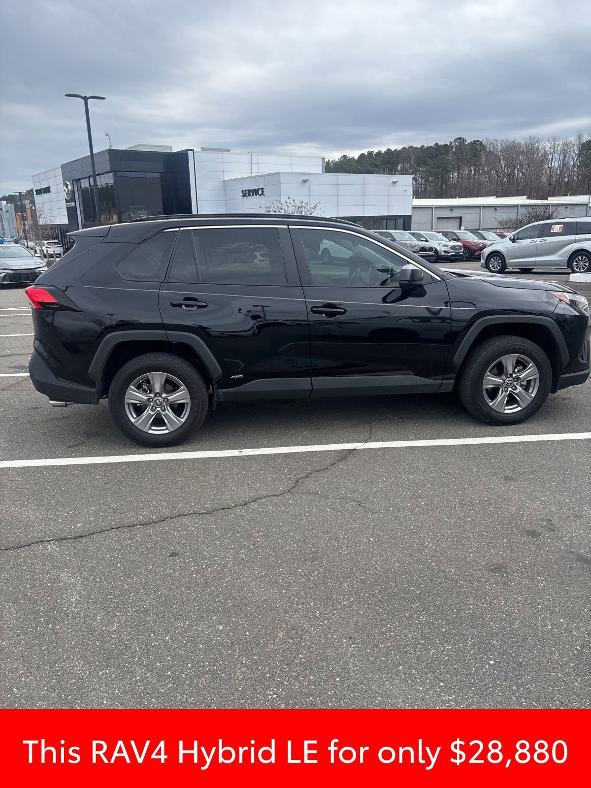 Used 2024 Toyota RAV4 LE image 7