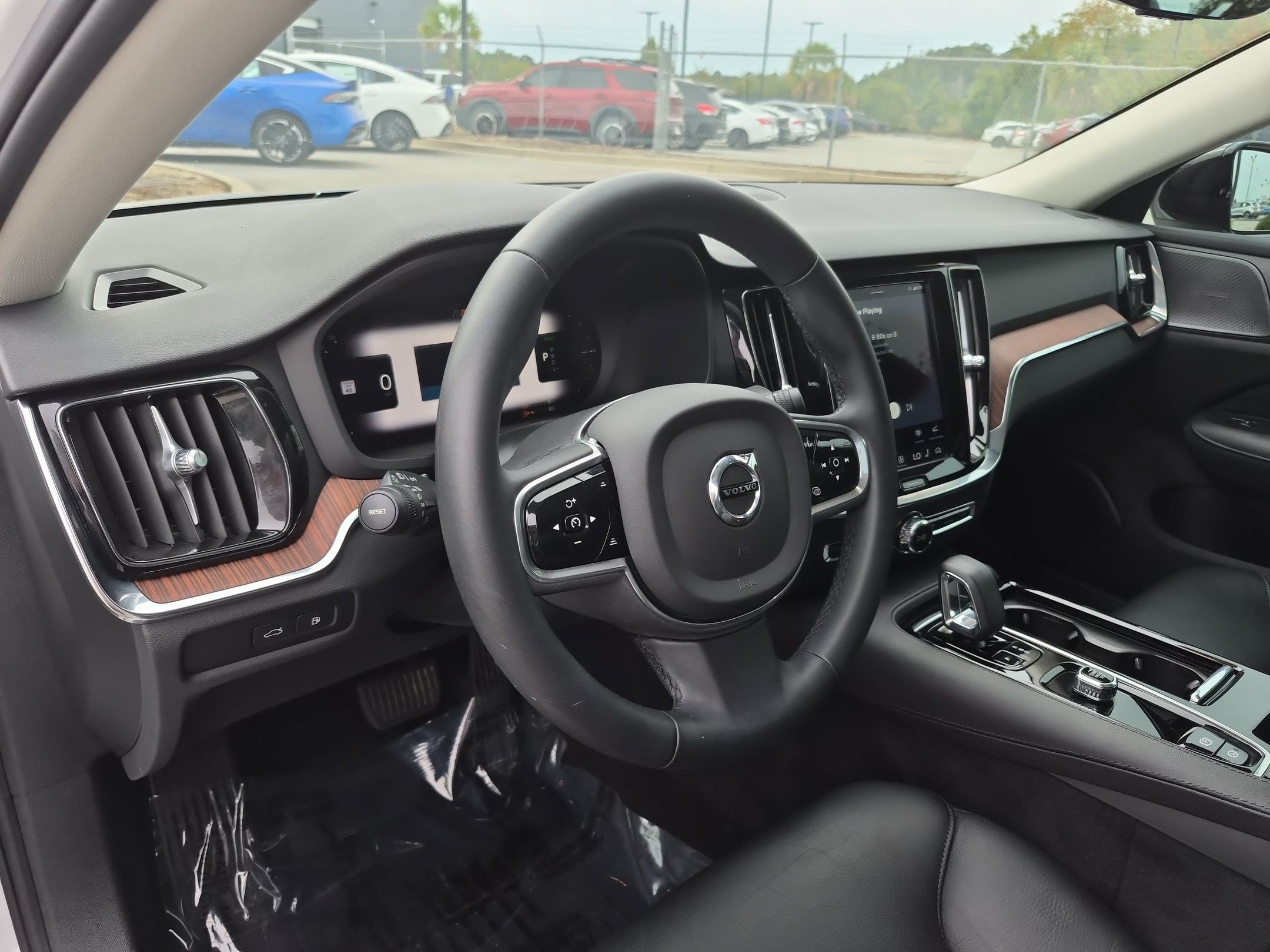 Used 2023 Volvo S60 T8 Plus w/ Climate Package AWD/4WD image 15