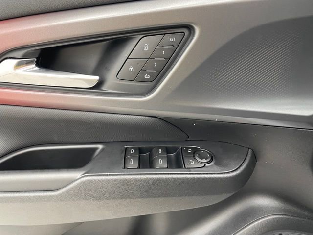 New 2025 Chevrolet Equinox EV RS image 11