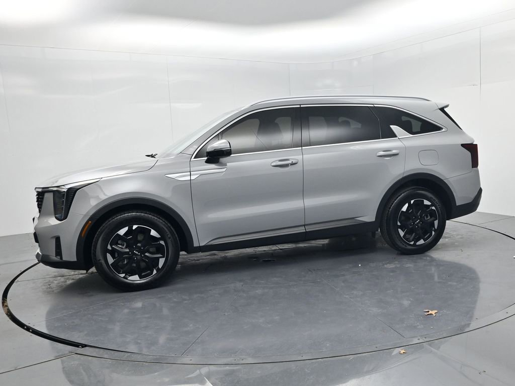 Used 2025 Kia Sorento S w/ Panoramic Sunroof Package image 4