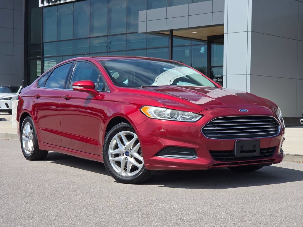 Used 2013 Ford Fusion SE FWD image 2