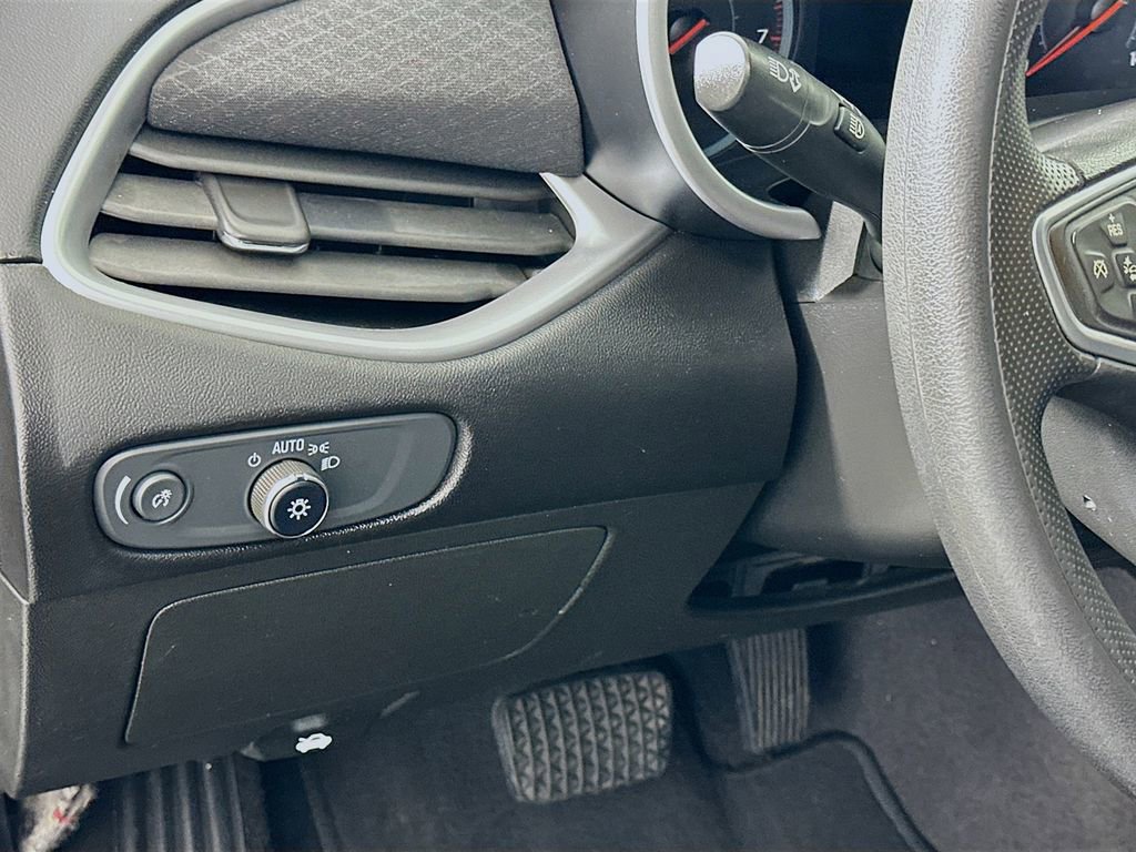 Used 2023 Chevrolet Malibu LS image 10