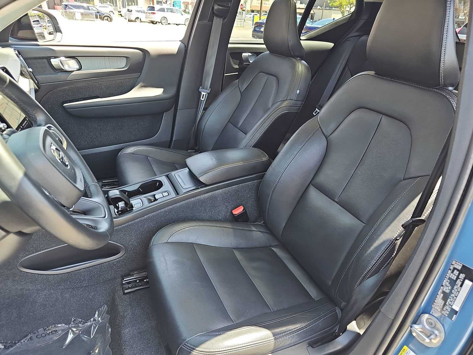 Used 2024 Volvo XC40 B5 Core AWD/4WD image 15