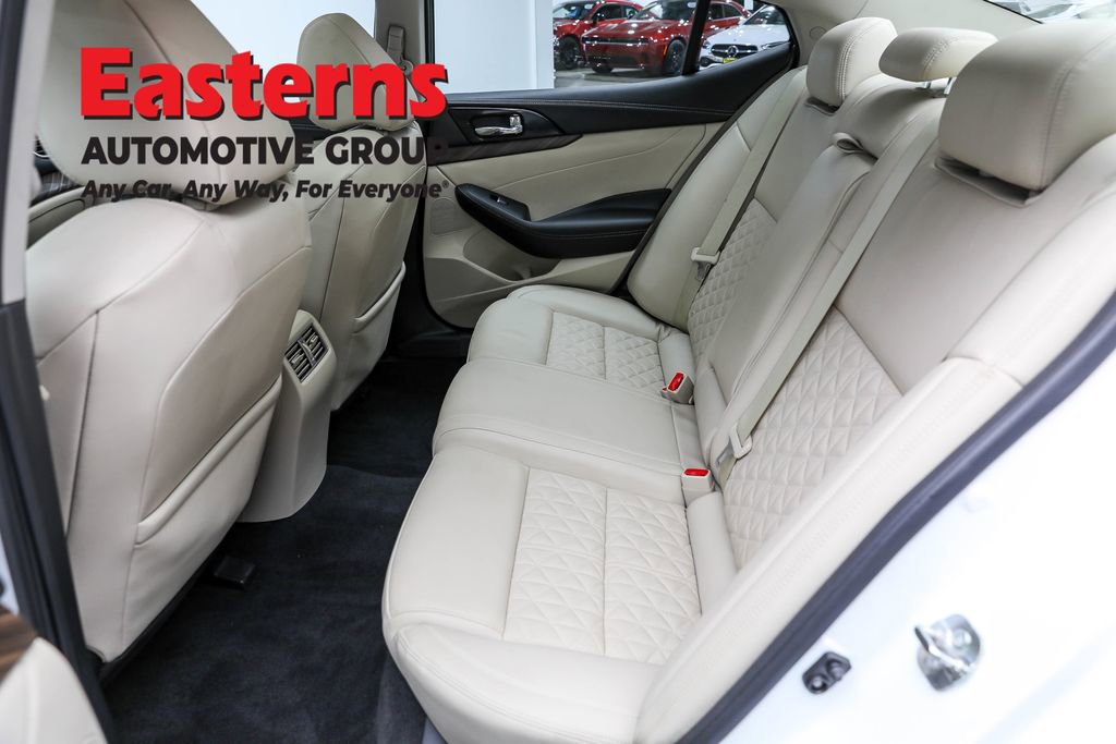 Used 2017 Nissan Maxima Platinum image 21