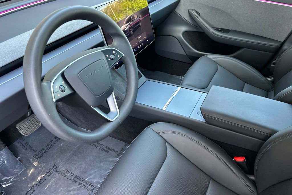 Used 2025 Tesla Model 3 image 4