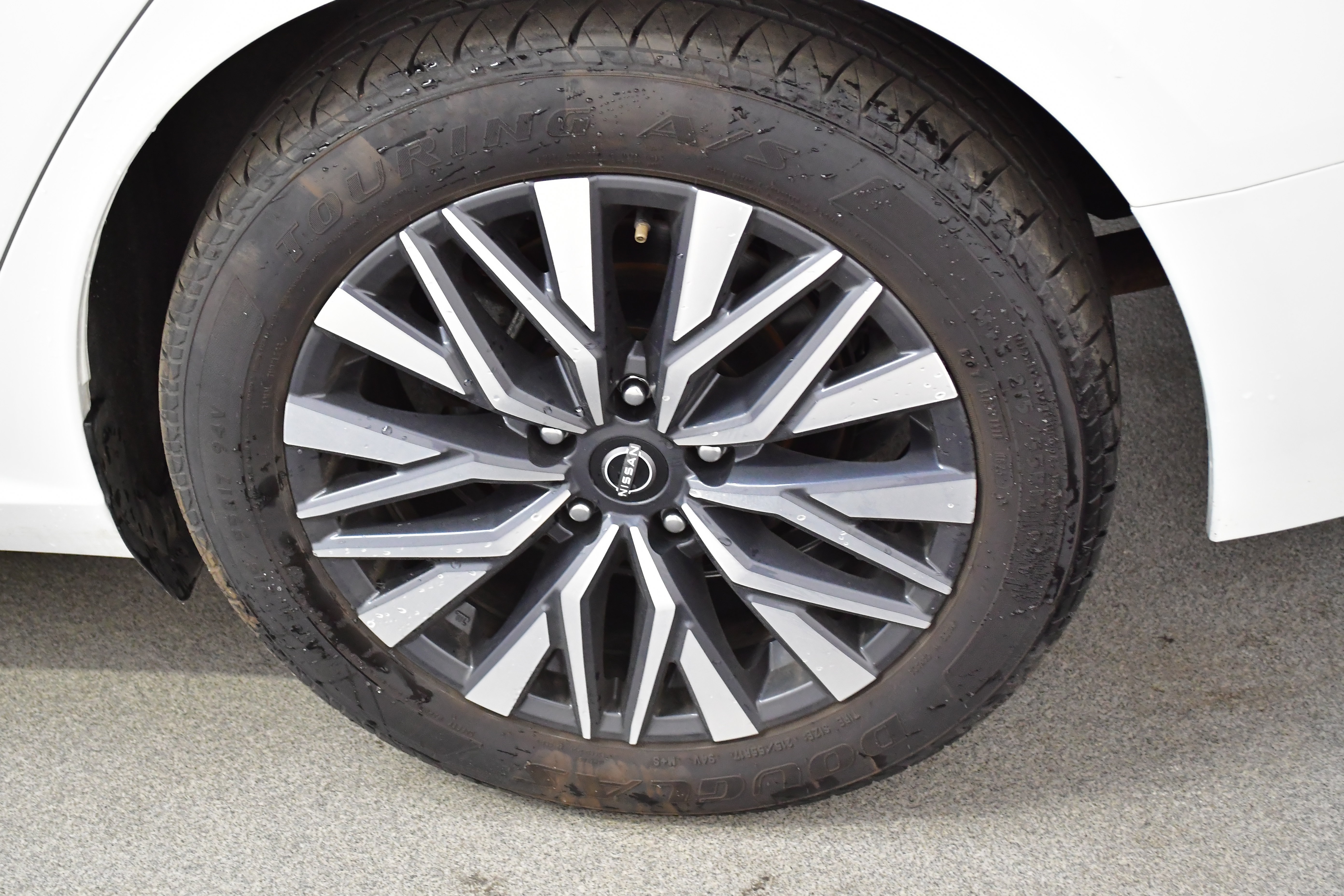 Used 2025 Nissan Altima 2.5 SV FWD image 35