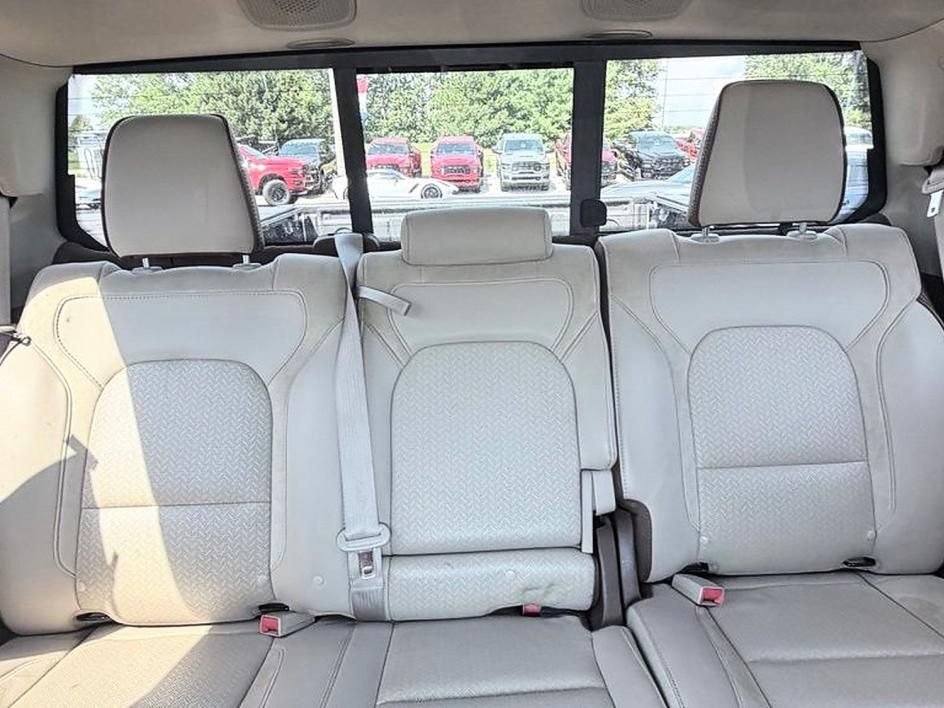 Used 2020 RAM 1500 Laramie AWD/4WD image 17