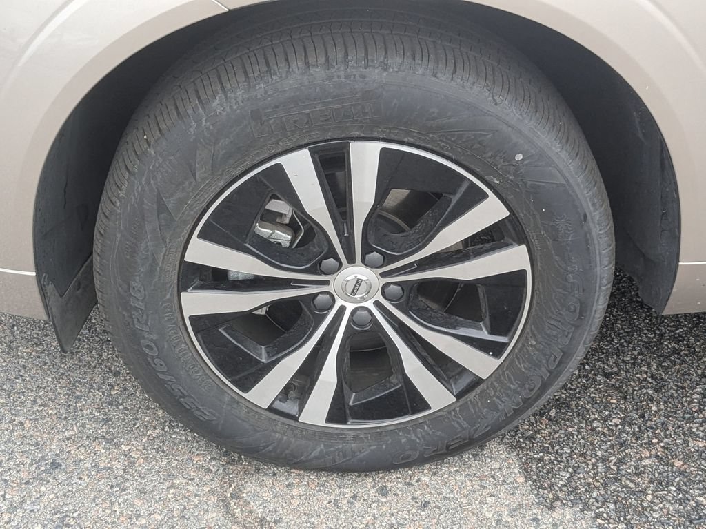Used 2025 Volvo XC60 B5 Core AWD/4WD image 9