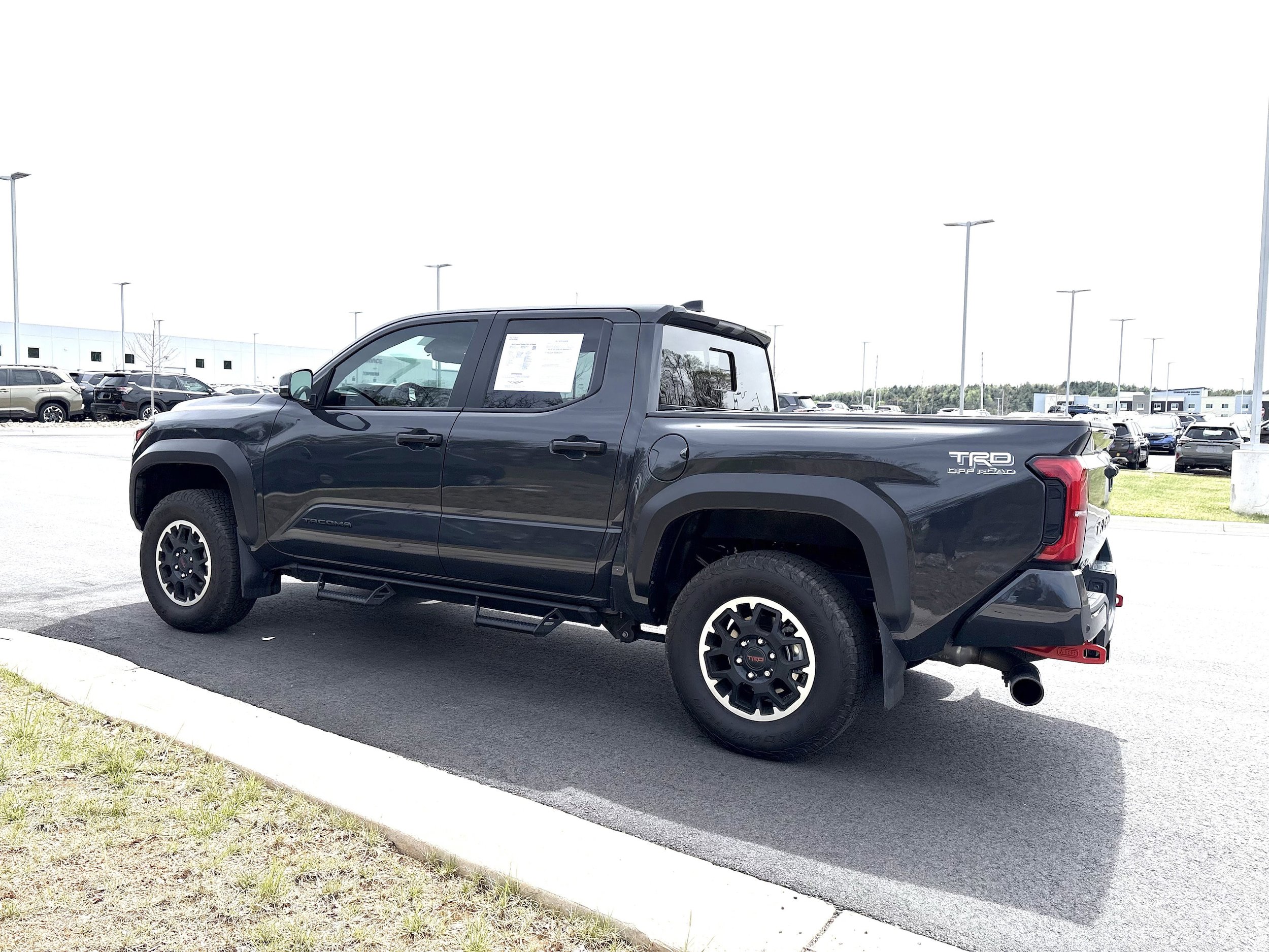 Used 2024 Toyota Tacoma TRD Off-Road w/ TRD Off Road Upgrade Package AWD/4WD image 5