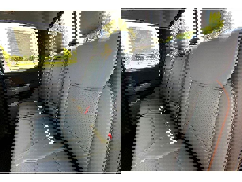 New 2025 Ford F150 Lariat w/ Equipment Group 501A Mid image 11