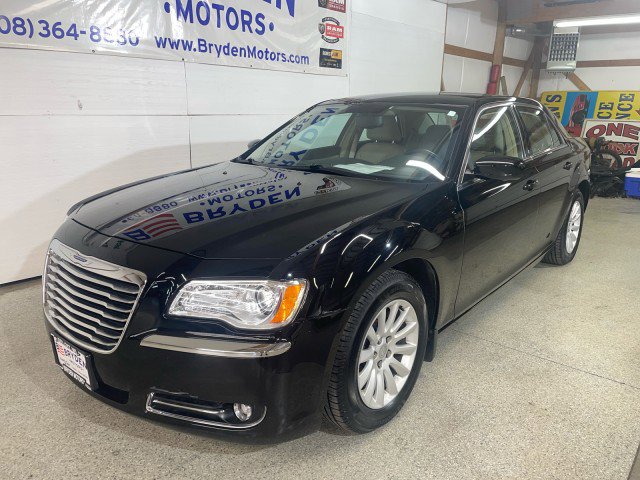 Used 2013 Chrysler 300 w/ Driver Convenience Group image 6