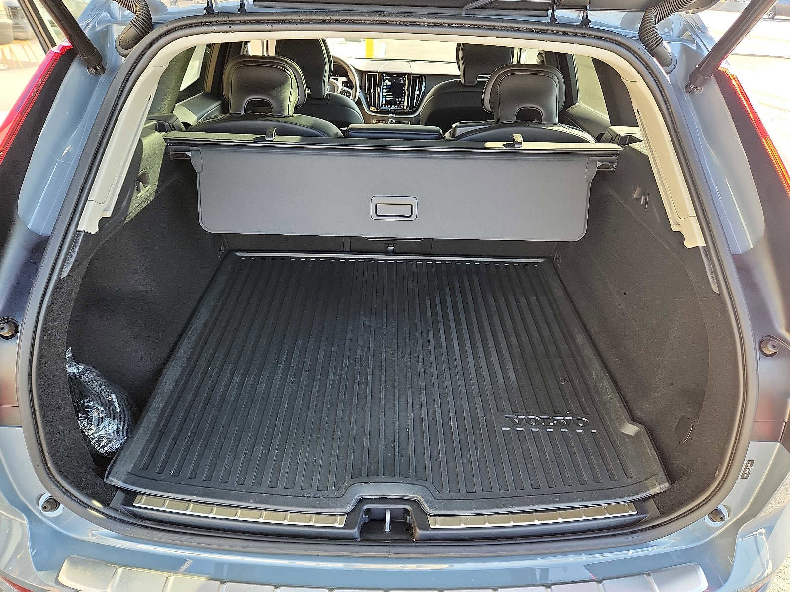 Certified 2023 Volvo XC60 B5 Core w/ Climate Package image 26