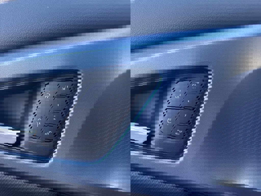 New 2026 Chevrolet Equinox EV LT image 11