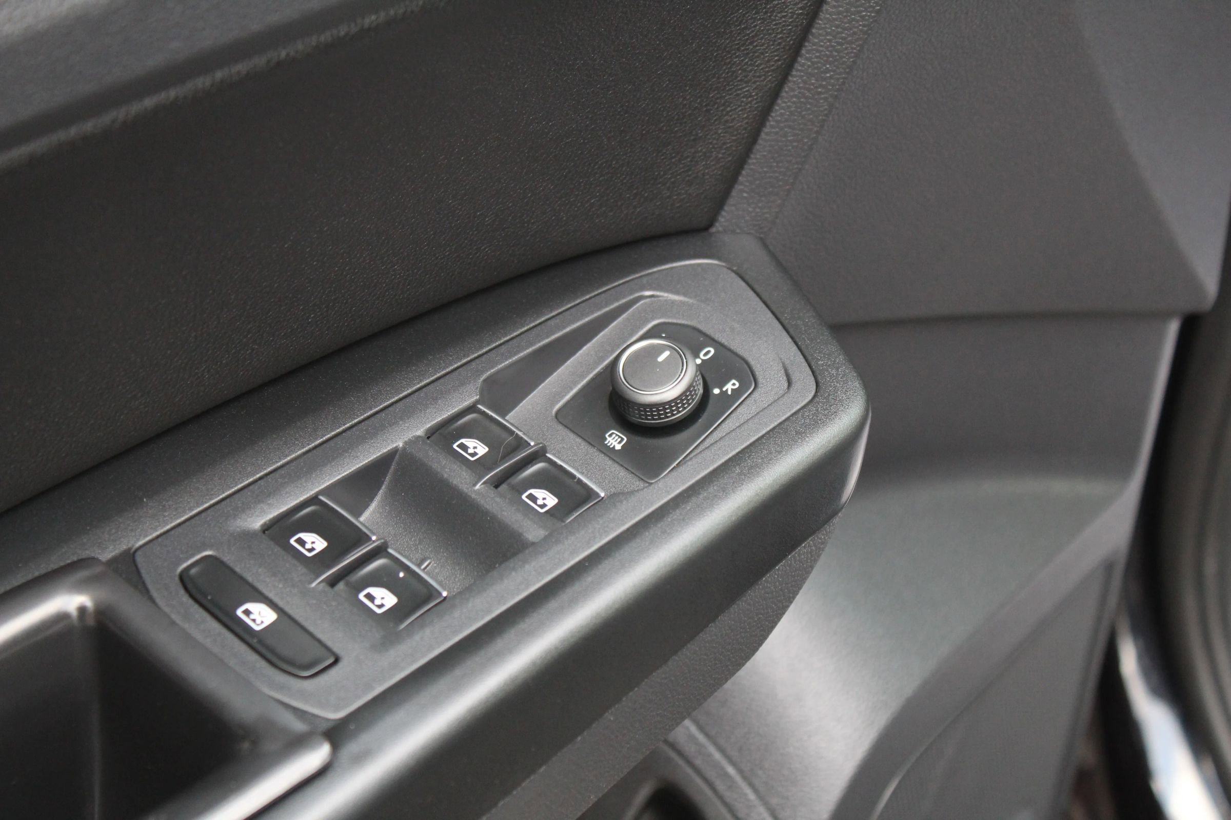 Used 2018 Volkswagen Atlas SE AWD/4WD image 24