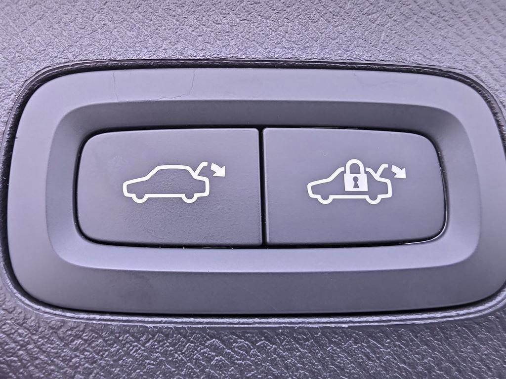 Used 2022 Volvo XC90 T8 Inscription Expression image 17