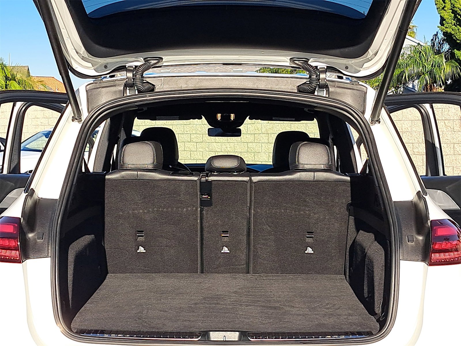 Used 2024 Mercedes-Benz GLE 450e 4MATIC image 12